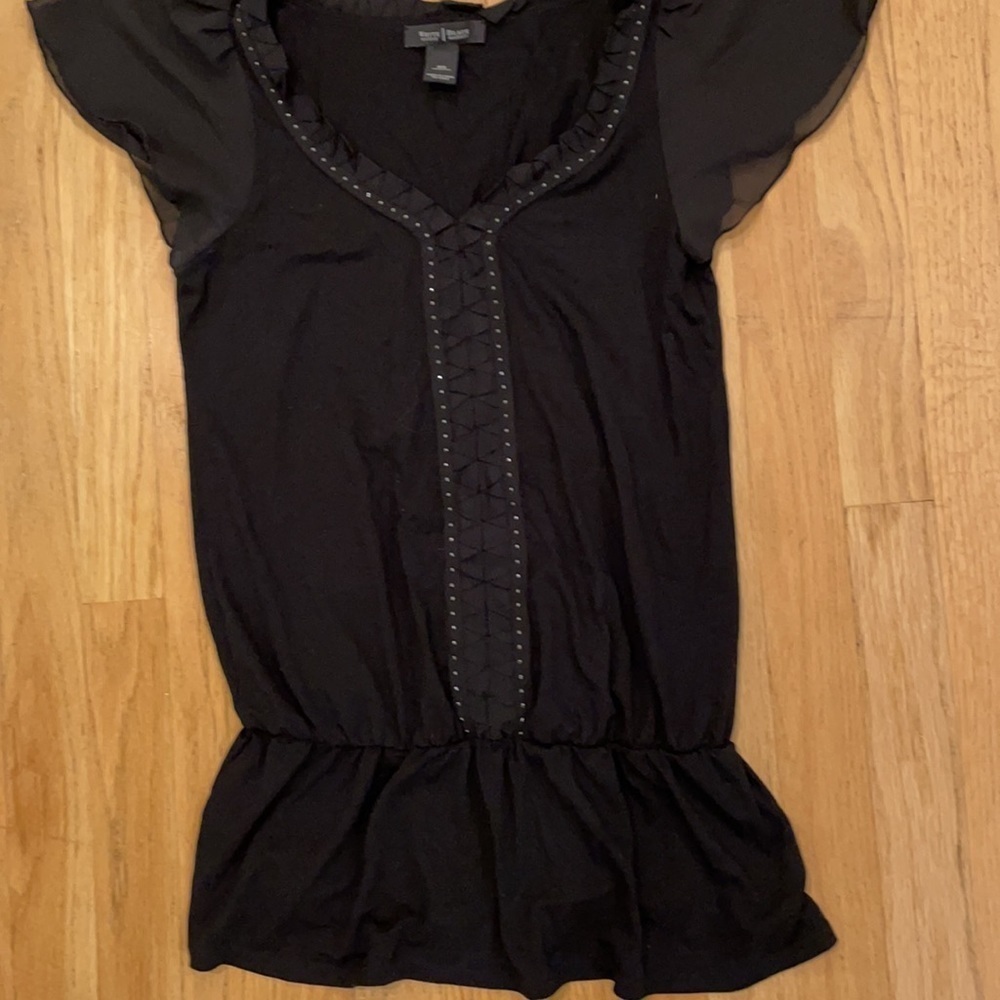 Black shirt sleeve cinched waist blouse - Picture 2 of 4